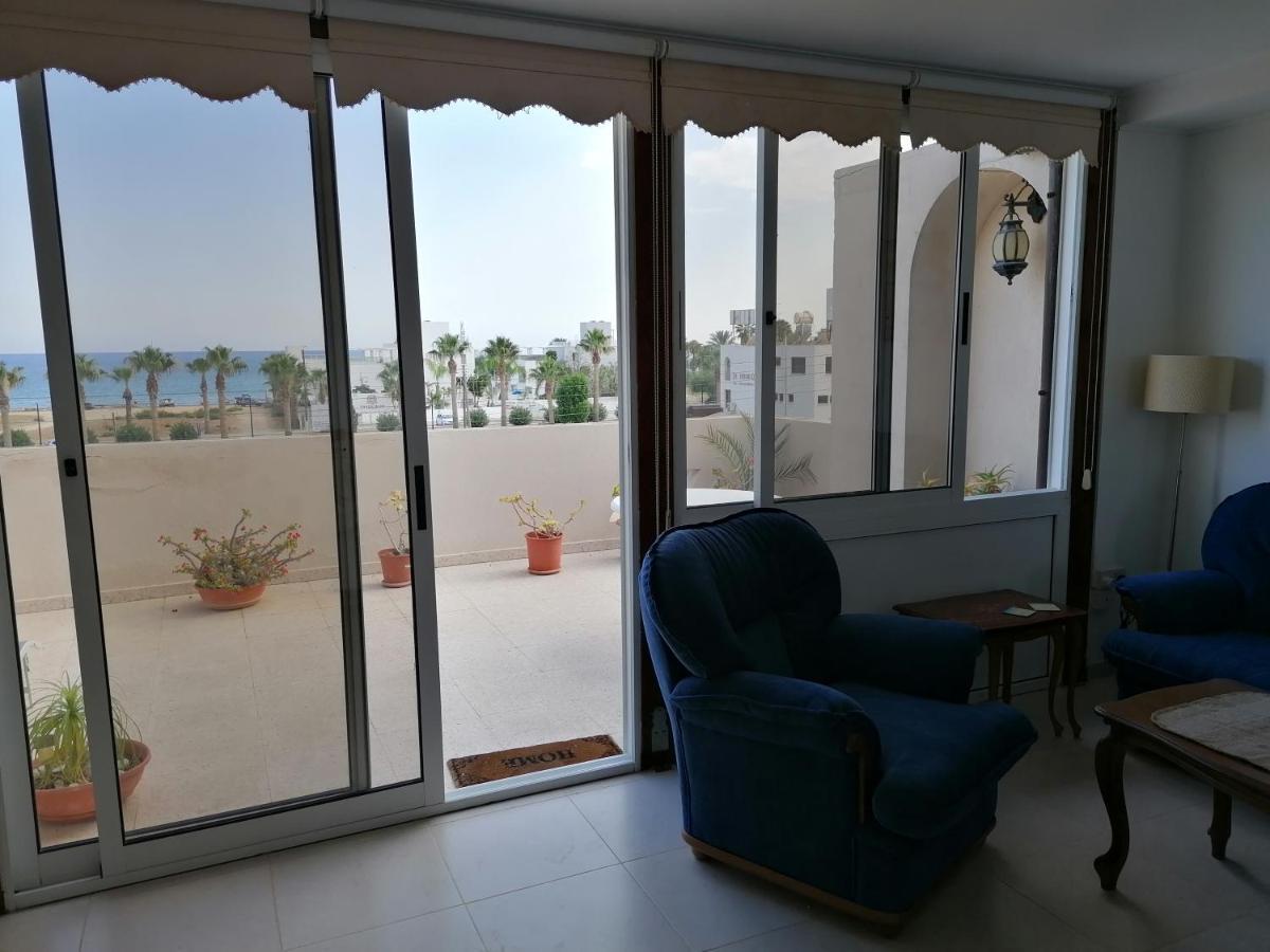 Ria Beach Sea View Apartment Піла Екстер'єр фото