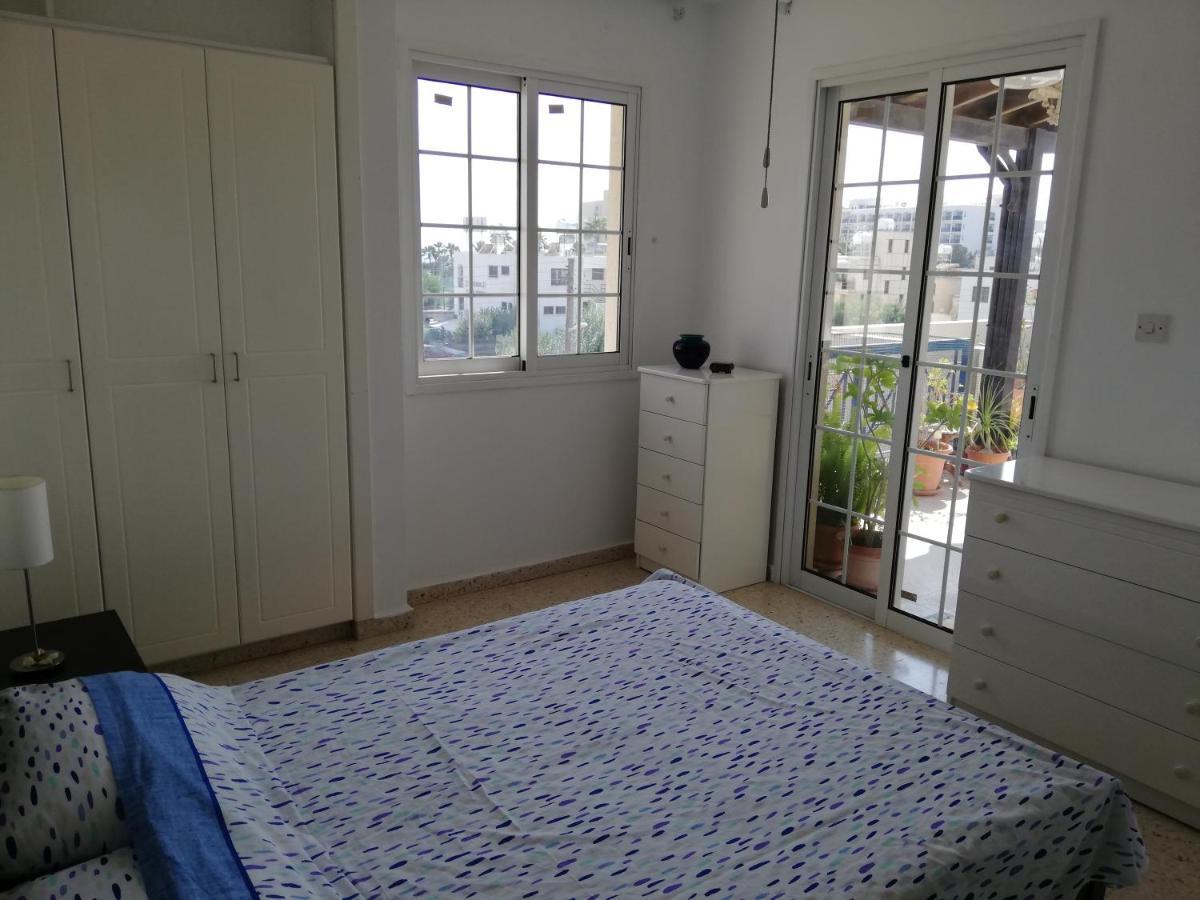 Ria Beach Sea View Apartment Піла Екстер'єр фото
