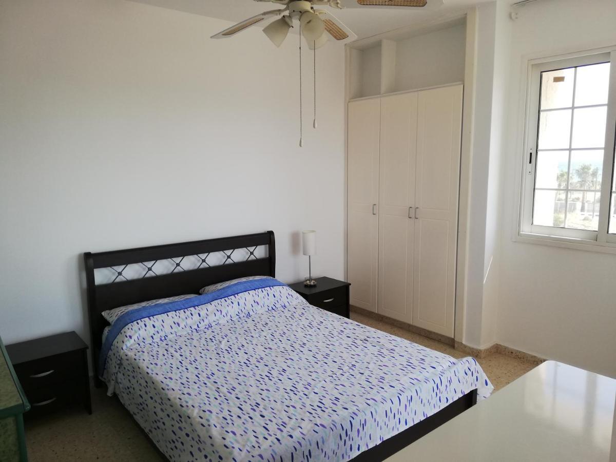 Ria Beach Sea View Apartment Піла Екстер'єр фото